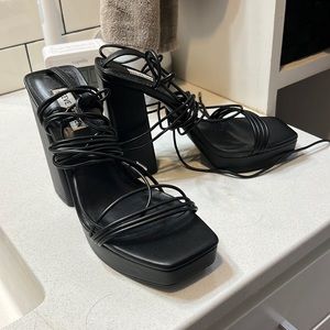 Steve Madden Women's Manzie Heel (Black)